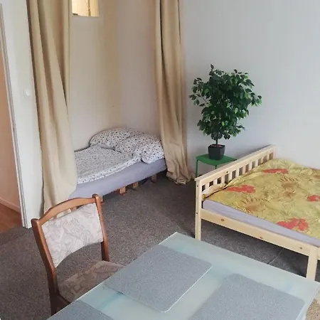 Earthquake S-a-f-e! - Nice Opposite Of Beach With Umbrellas, 3 Bikes, Smart Tv, Full Equipped Kitchen, Free Parking, Own 70mbps Wifi, Pool And Terrace, Play Ground, Barbecue, Table Games, Pick-up Service, Travel Agency Apartment *